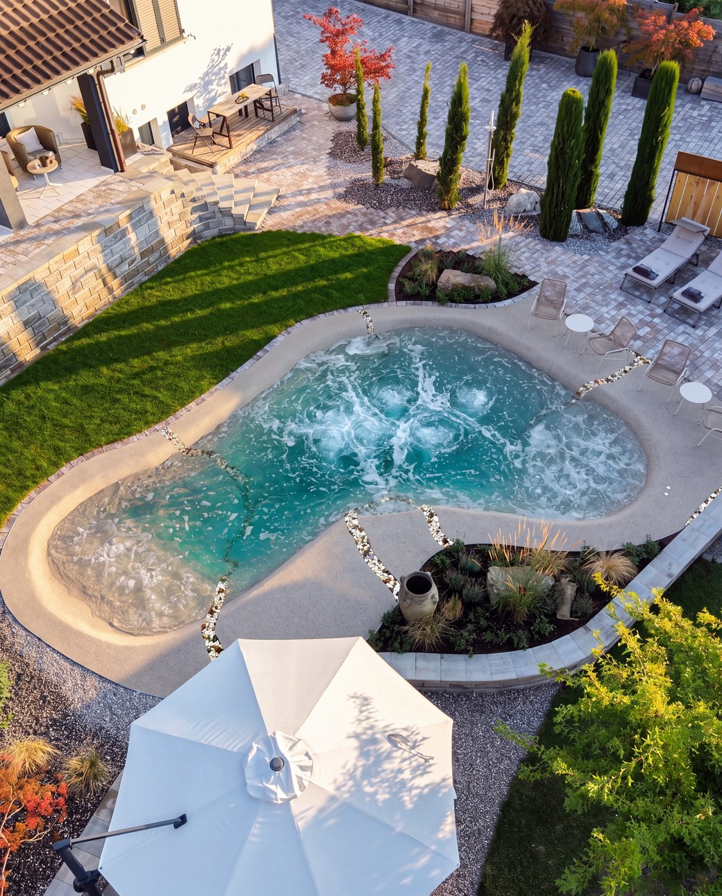 Pool mit Körnung Duna